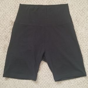 Aerie black bike short